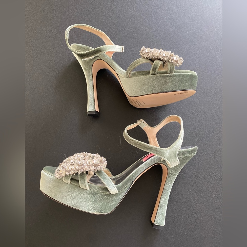 Custommade Arla Sage Green Velvet Crystal Bow Detail Platforms 40 / 9.5